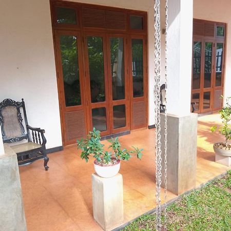 Mindi Guest Apartamento Anuradhapura Exterior foto